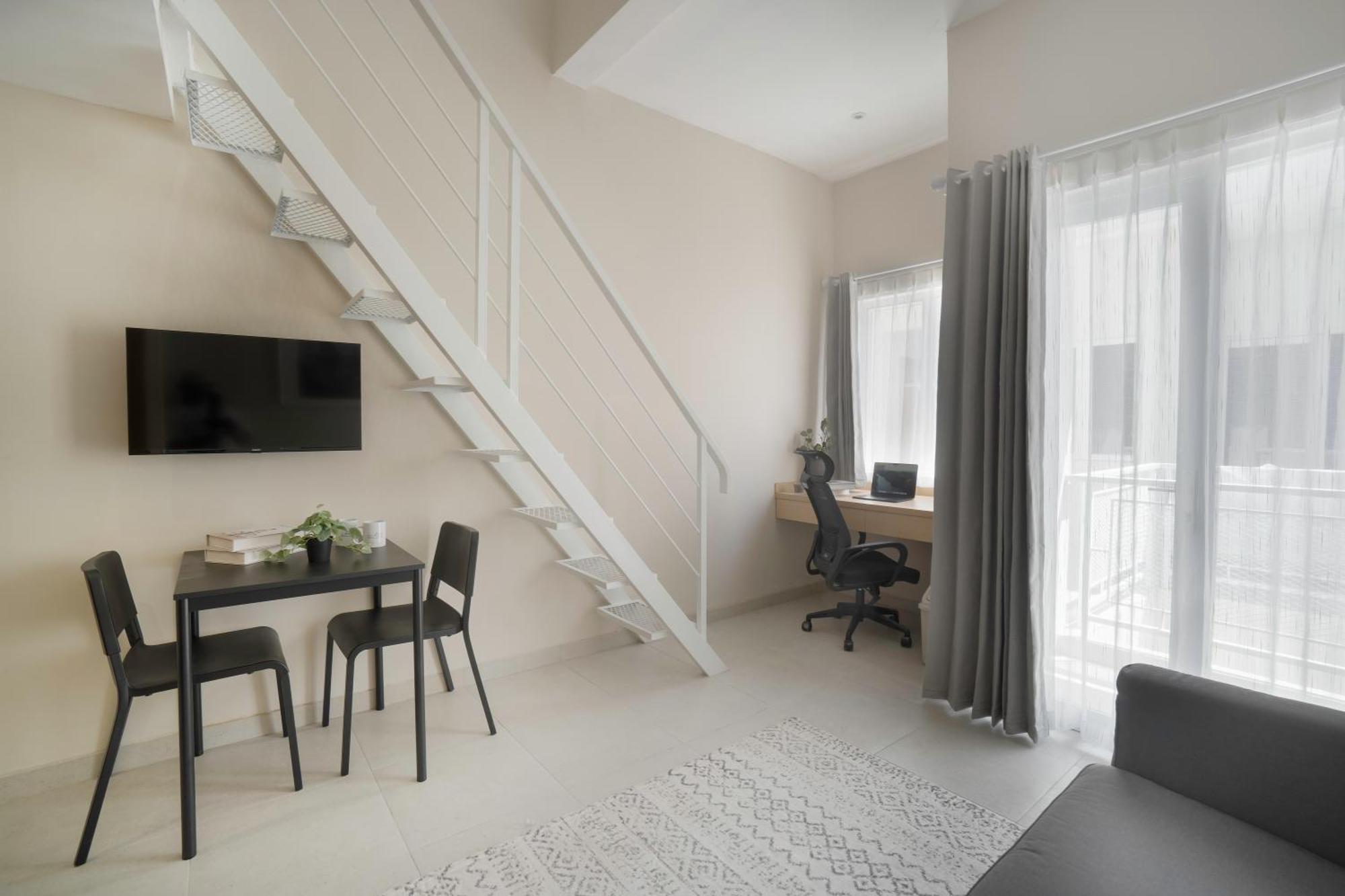 Bali Bustle Sunset Coliving And Coworking Space Legian Εξωτερικό φωτογραφία